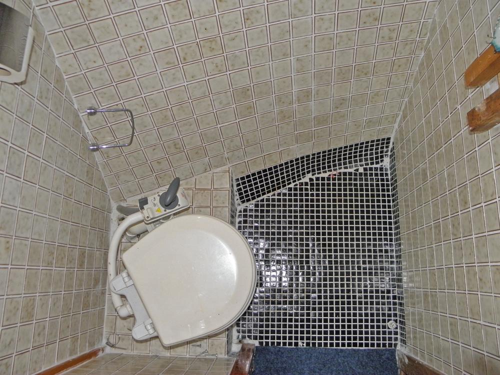 Cabin en avant, H&eacute;bergements